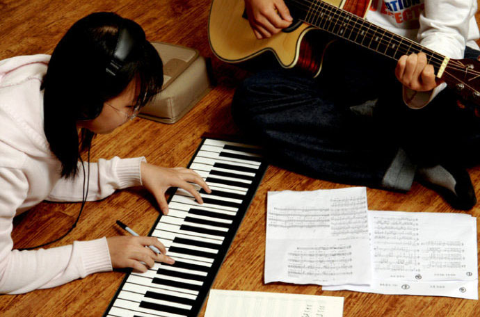 培养学生学手卷钢琴的兴趣